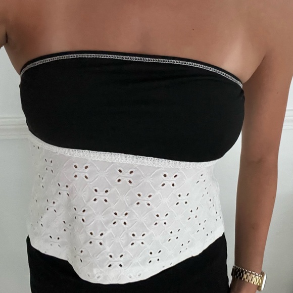 Black and white tube top with eyelet detail - Picture 2 of 2